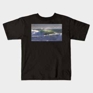 Nazaré waves. Kids T-Shirt